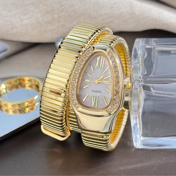 Serpenti Snake Wrap Elegant Gold Women's Watch - Picture 7 of 7